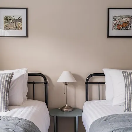 بيت للعطل Brantwood - 4 Bed *
